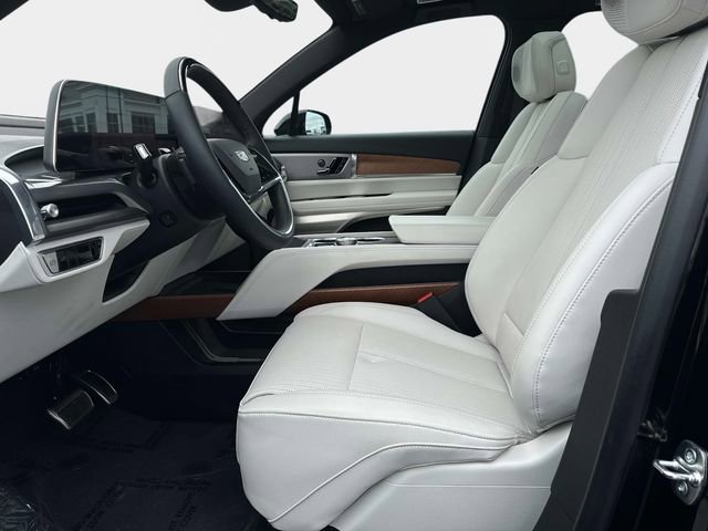 New 2026 Cadillac Vistiq Sport w/ LPO, Floor Liner Package image 19