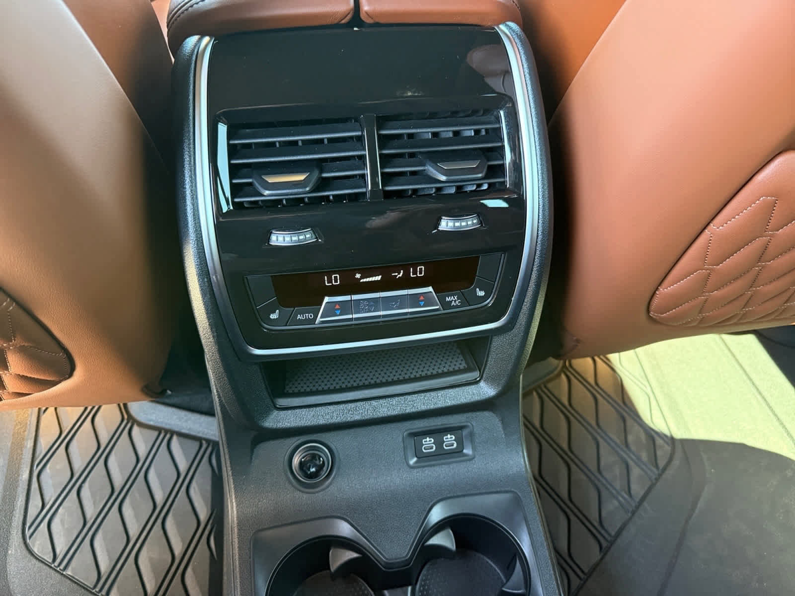 Used 2024 BMW ALPINA XB7 AWD/4WD image 16