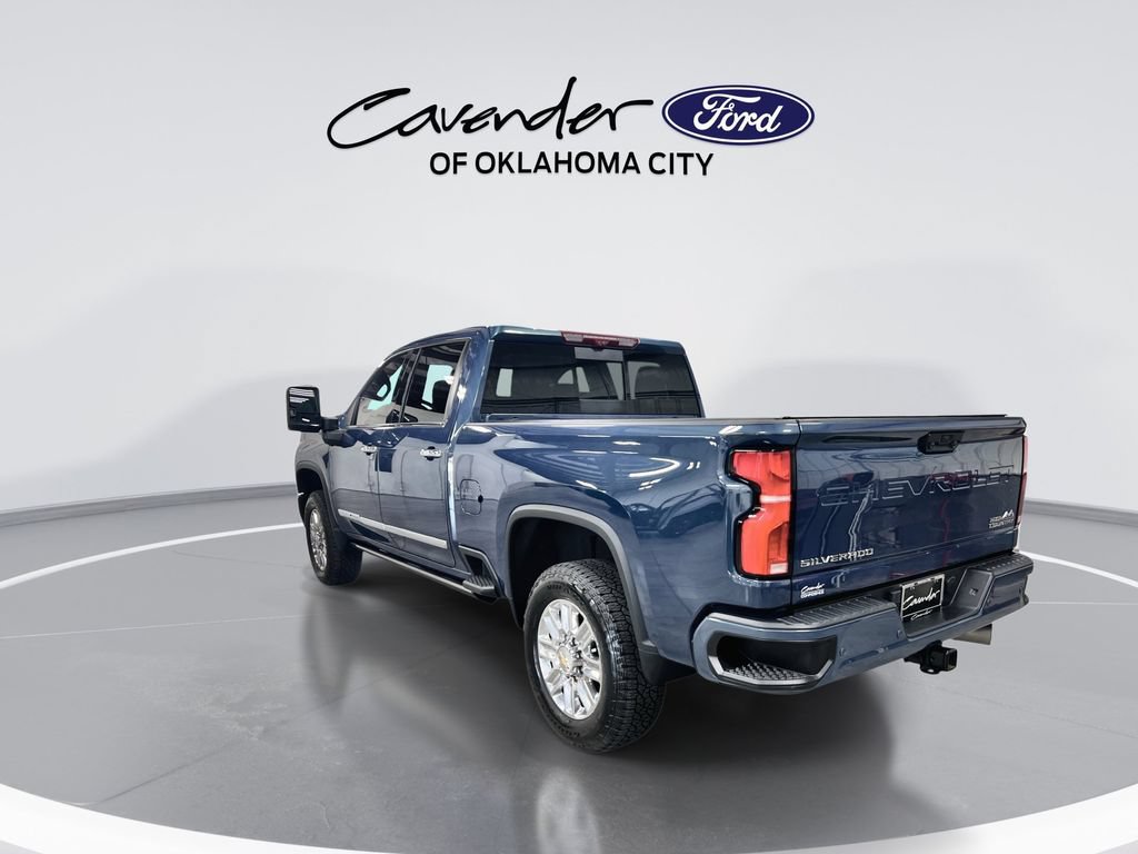 Used 2024 Chevrolet Silverado 2500 High Country w/ Technology Package AWD/4WD image 6