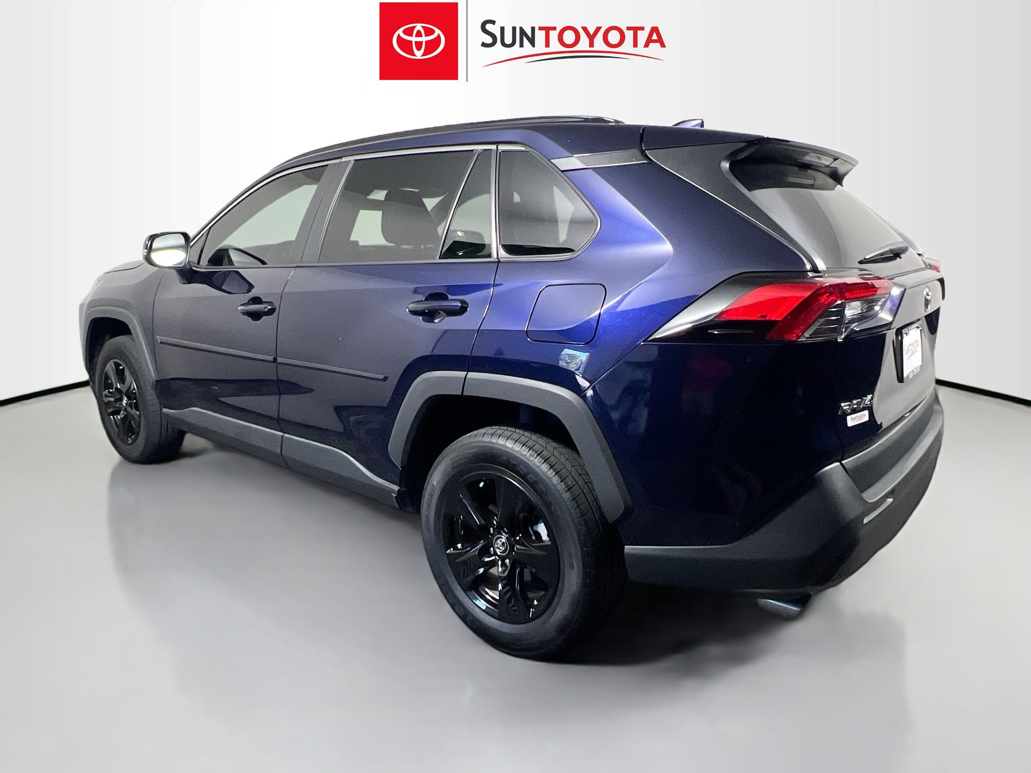 Used 2020 Toyota RAV4 XLE w/ Convenience Package FWD image 6