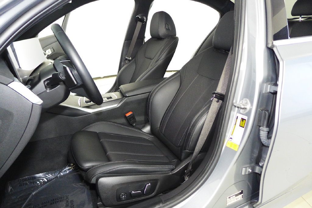 Used 2024 BMW 330i Sedan w/ Convenience Package RWD image 22