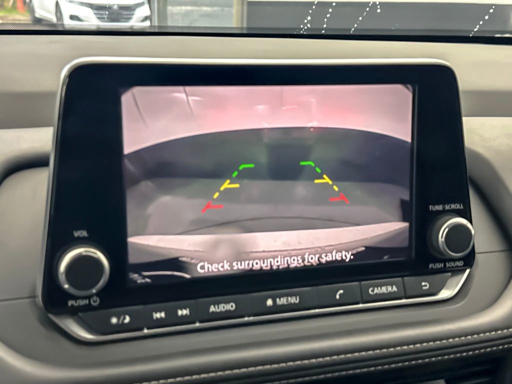 Used 2025 Nissan Rogue SV image 18