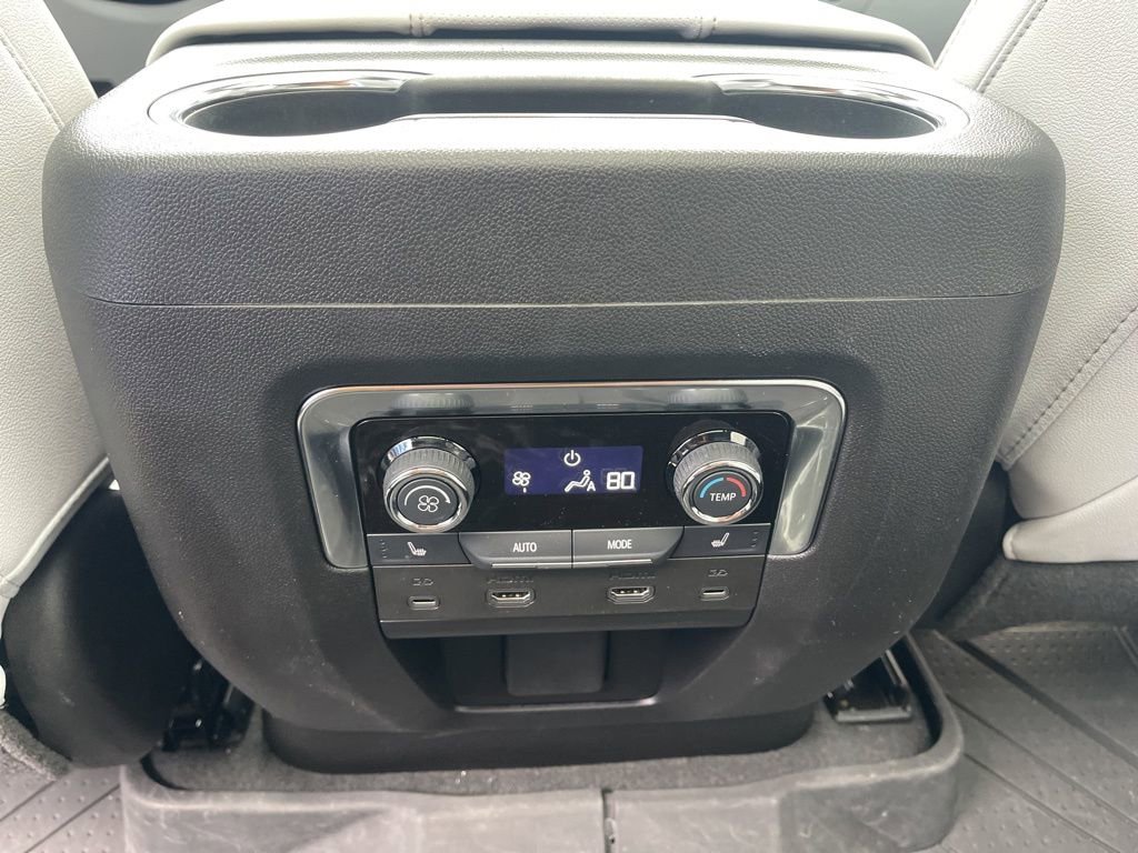 New 2025 Chevrolet Suburban Premier image 19