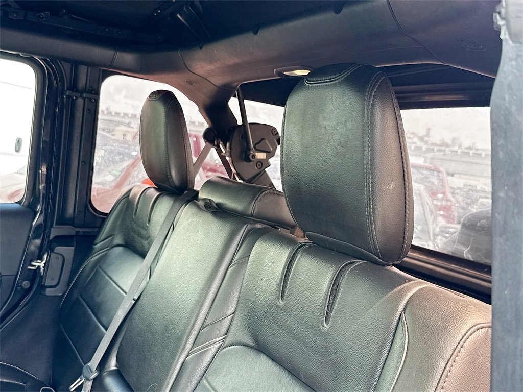 Used 2022 Jeep Wrangler Unlimited Sahara w/ Cold Weather Group image 29