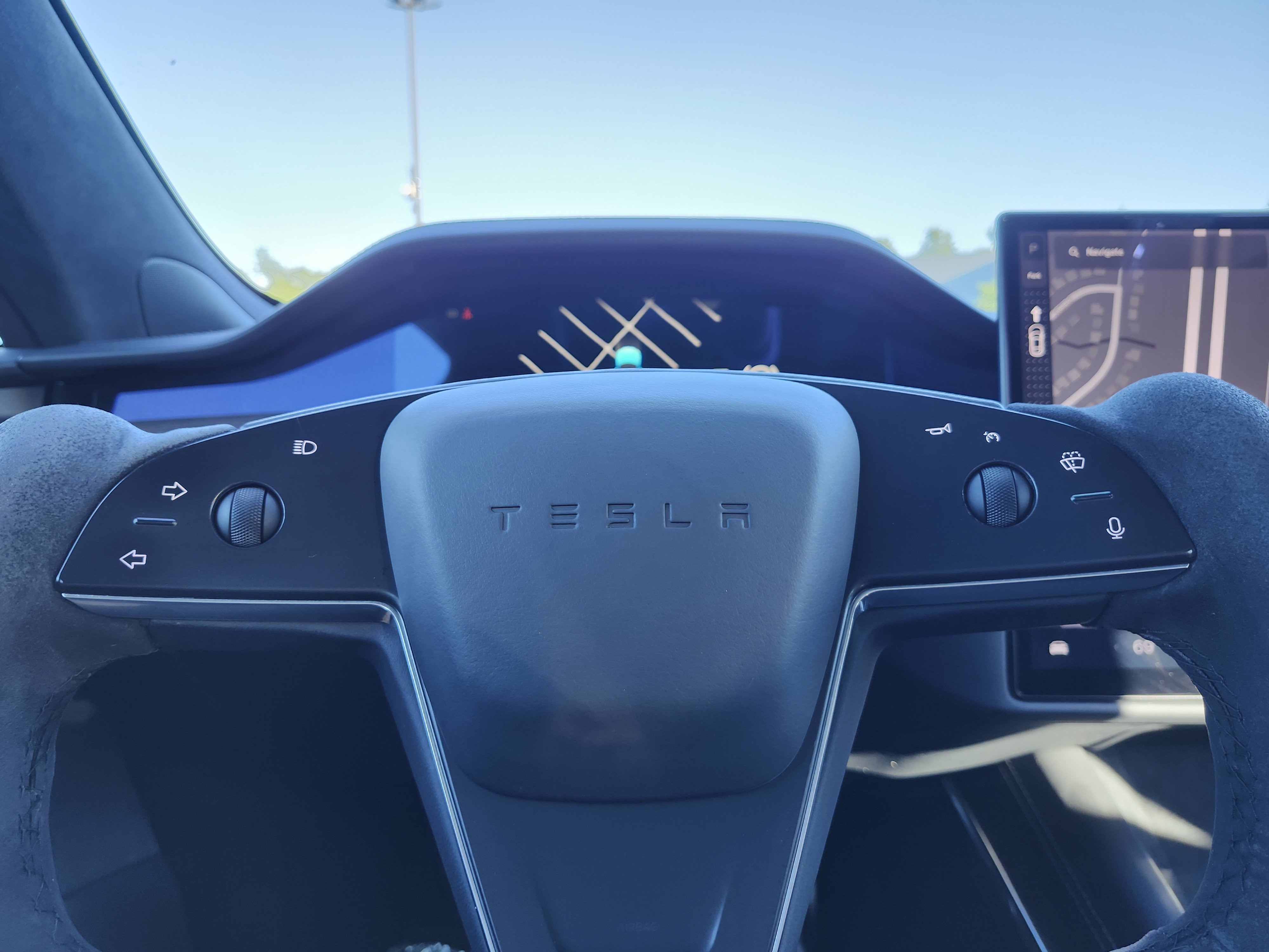 Used 2022 Tesla Model S AWD/4WD image 29