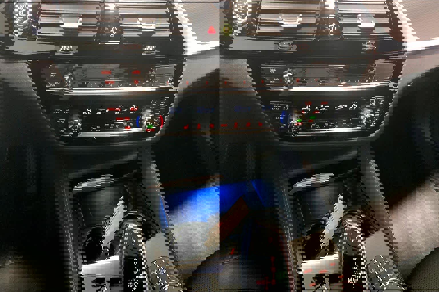 Certified 2023 BMW 530e xDrive w/ Premium Package image 34