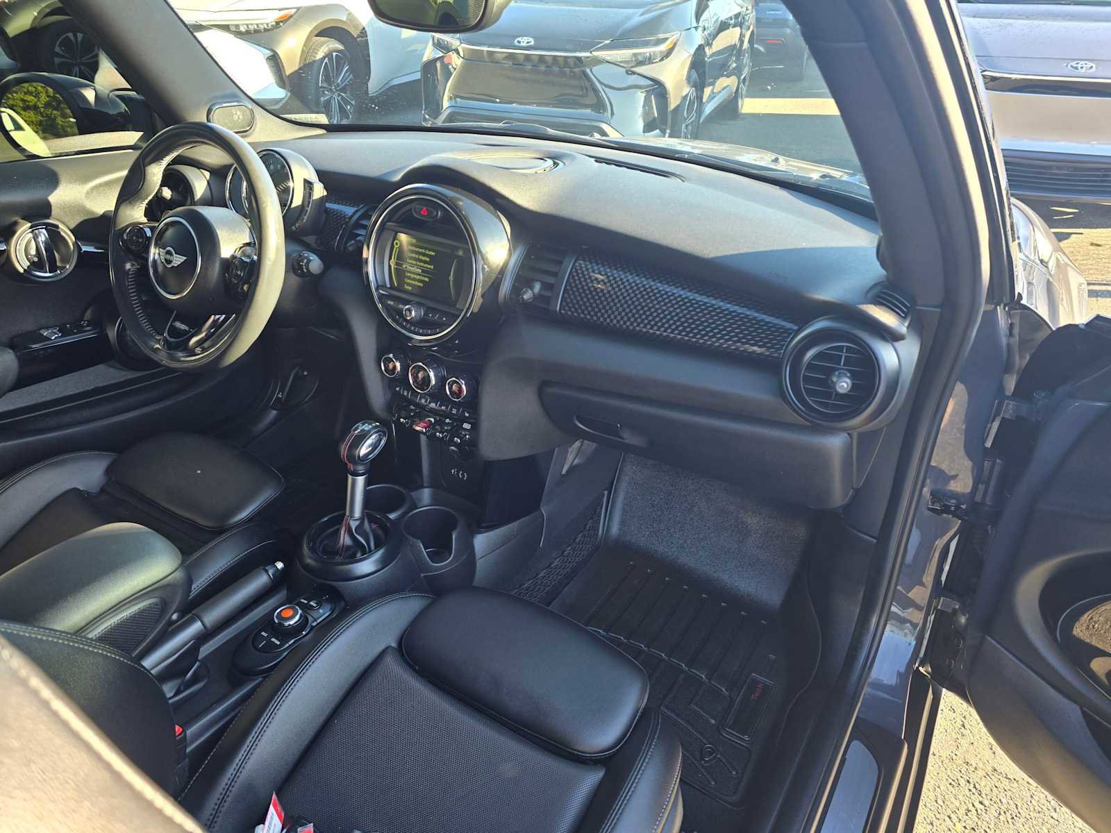 Used 2018 MINI Cooper S image 12