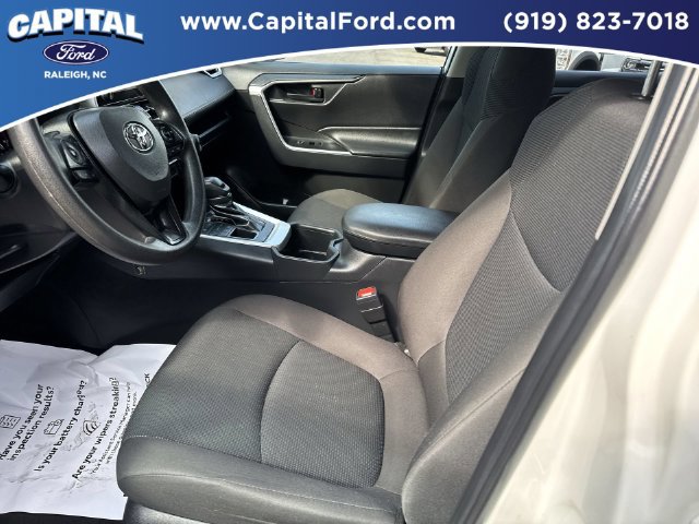 Used 2025 Toyota RAV4 LE AWD/4WD image 19