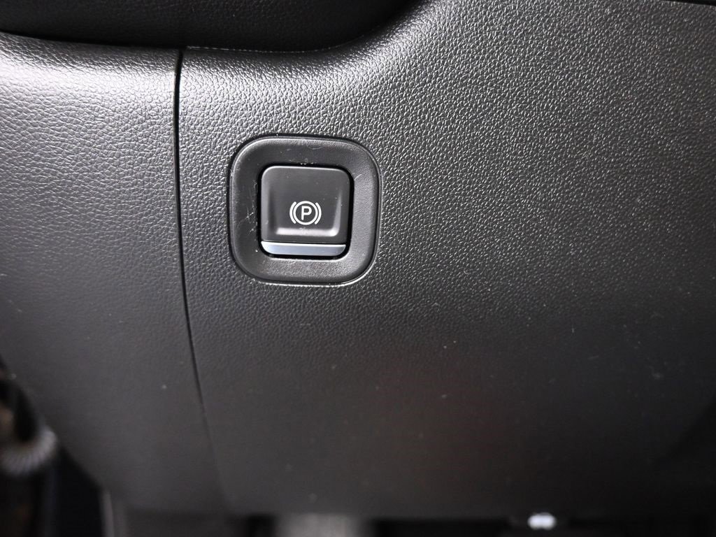 Used 2020 Chevrolet Silverado 1500 Custom image 24