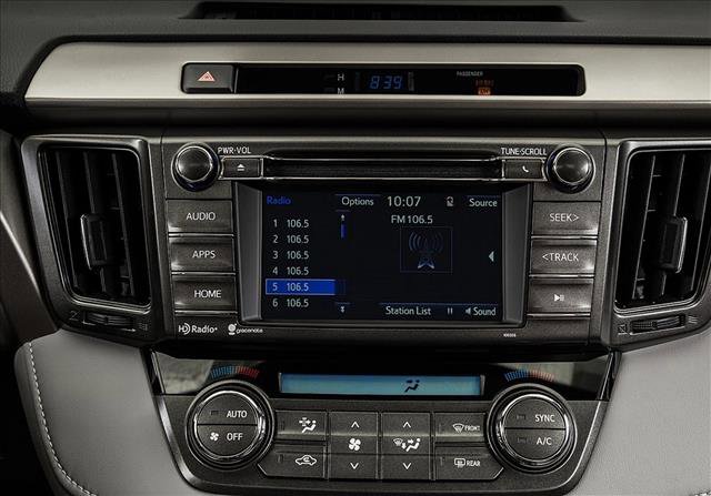 Used 2015 Toyota RAV4 Limited image 13