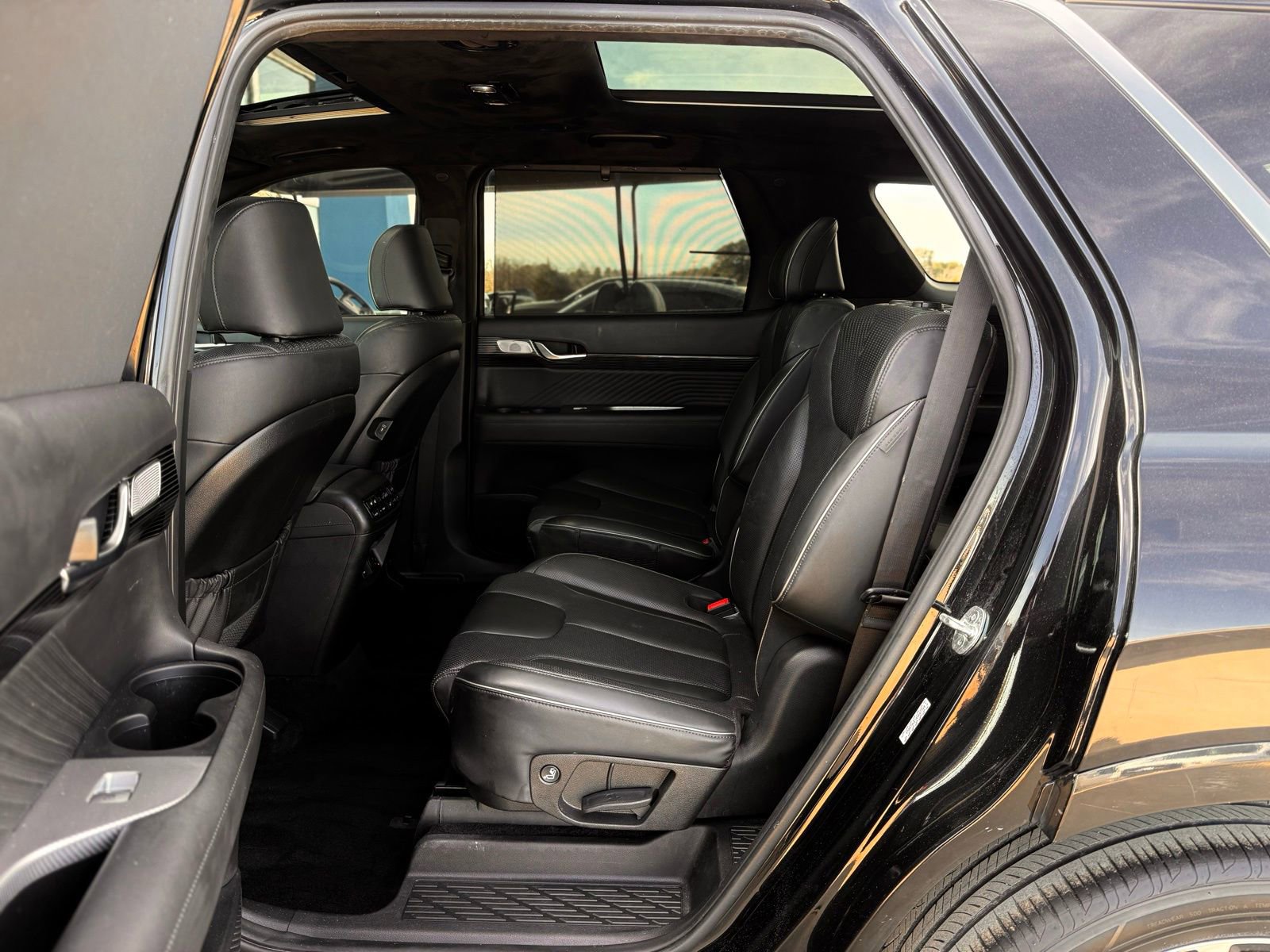 Used 2024 Hyundai Palisade Calligraphy image 18