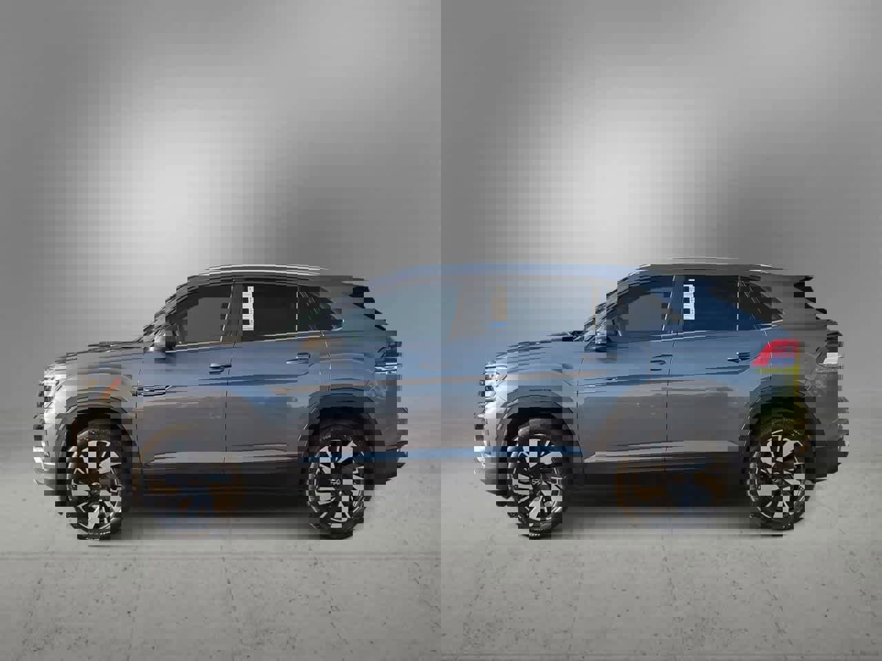 Used 2024 Volkswagen Atlas Cross Sport SE image 5