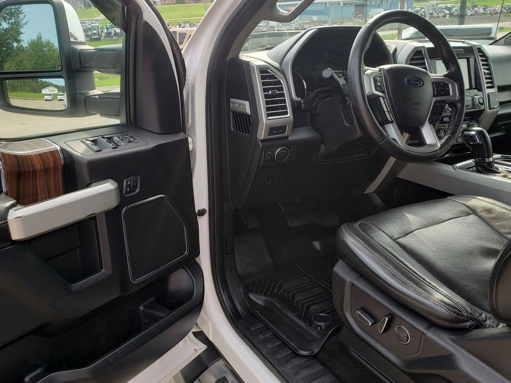 Used 2016 Ford F150 Lariat w/ Equipment Group 502A Luxury AWD/4WD image 11