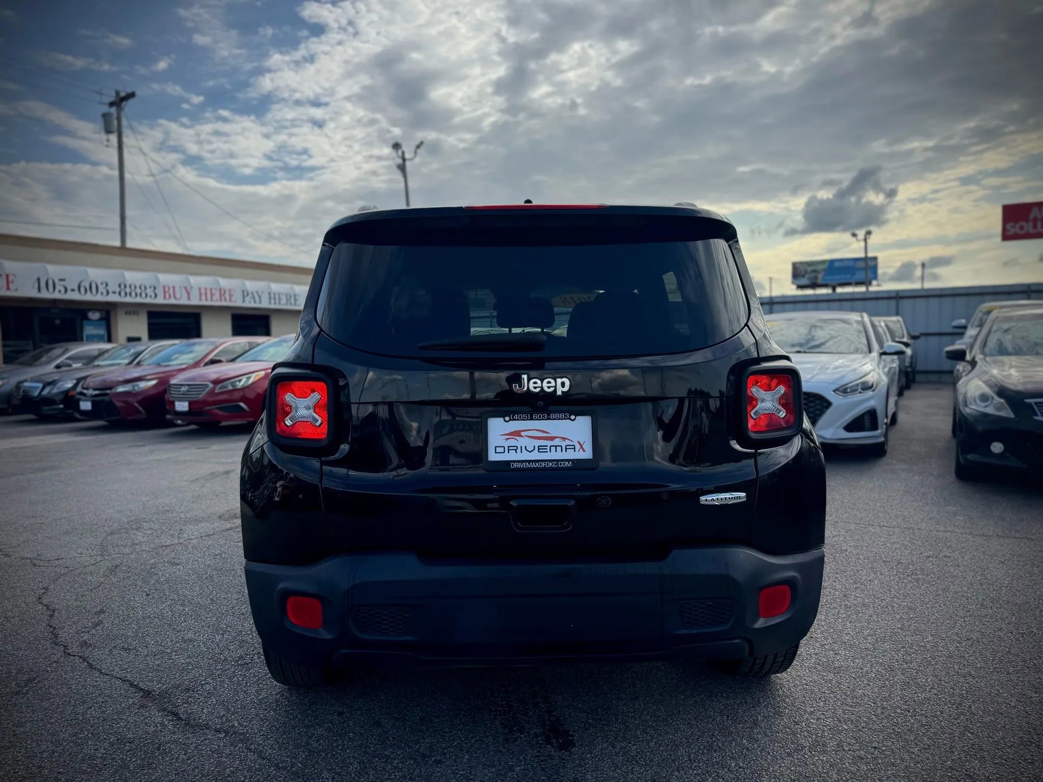 Used 2018 Jeep Renegade Latitude FWD image 5