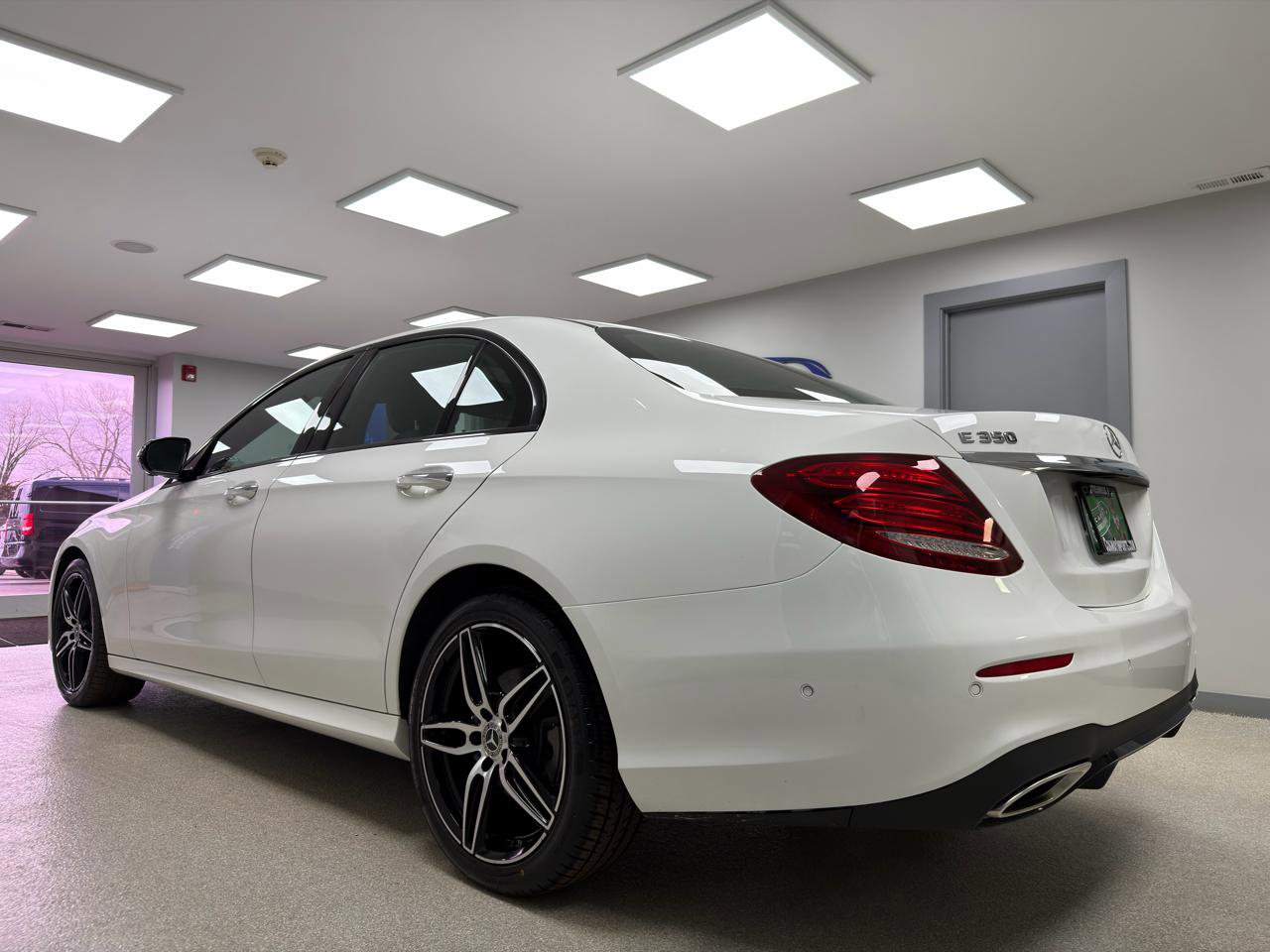 Used 2020 Mercedes-Benz E 350 E 350 4MATIC Sedan w/ Parking Assistance Package image 5