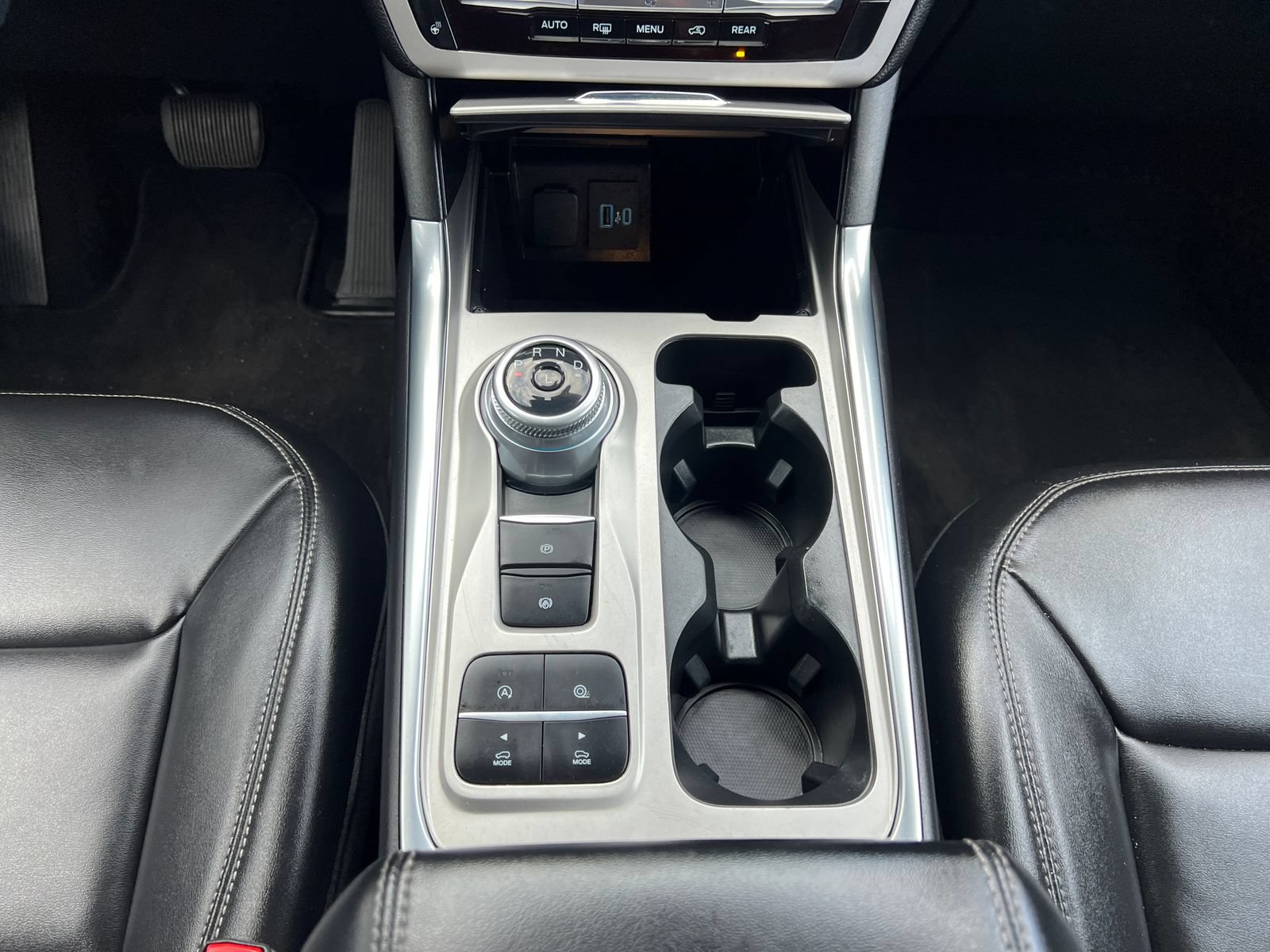 Used 2023 Ford Explorer XLT w/ Equipment Group 202A RWD image 22