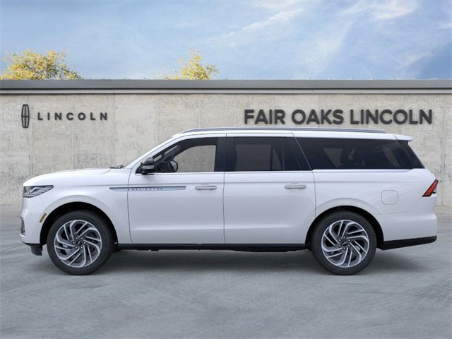 New 2025 Lincoln Navigator L Reserve image 3