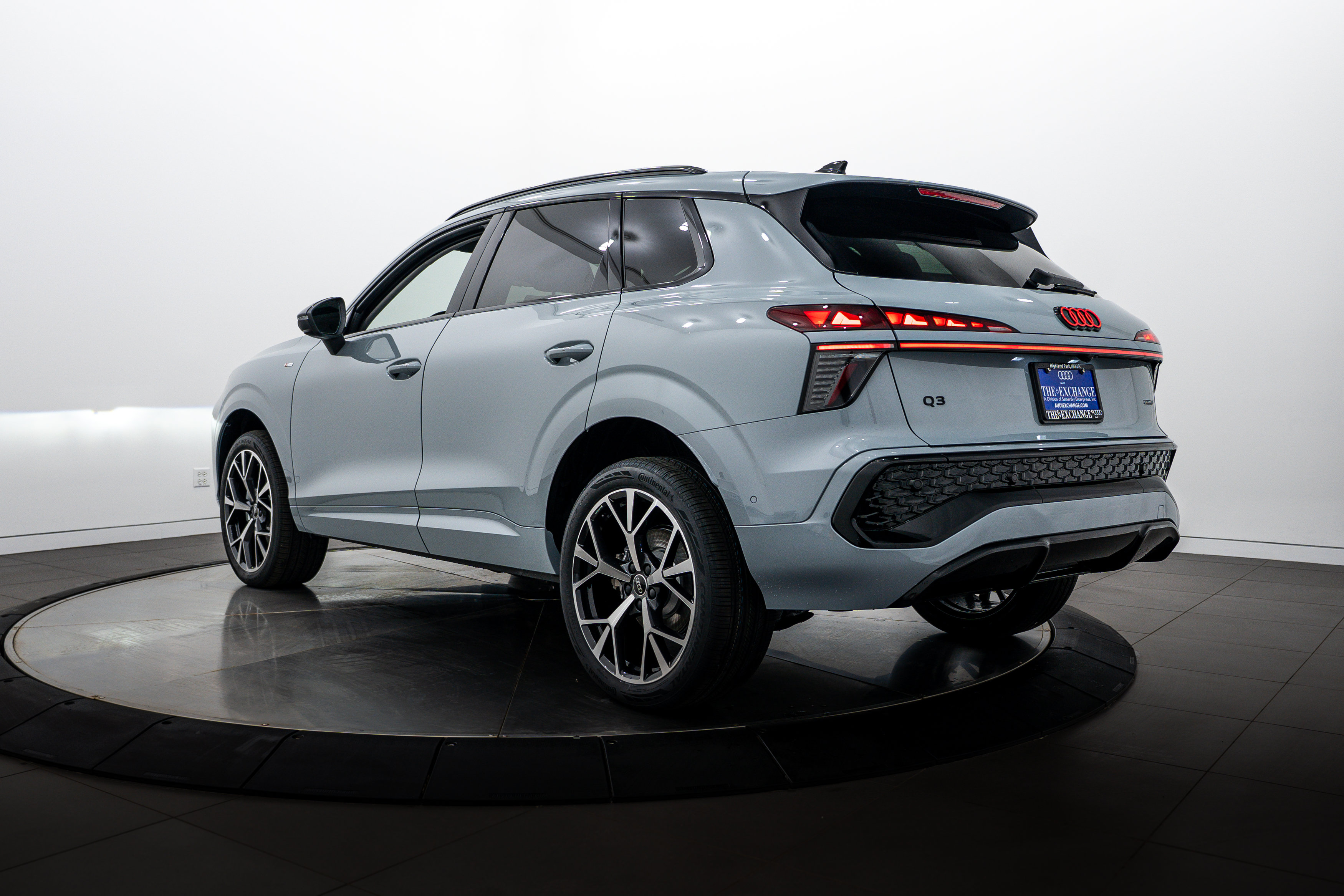 New 2026 Audi Q3 quattro 2.0T AWD/4WD image 5