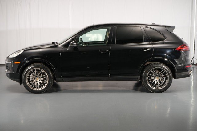 Used 2018 Porsche Cayenne Platinum Edition AWD/4WD image 2