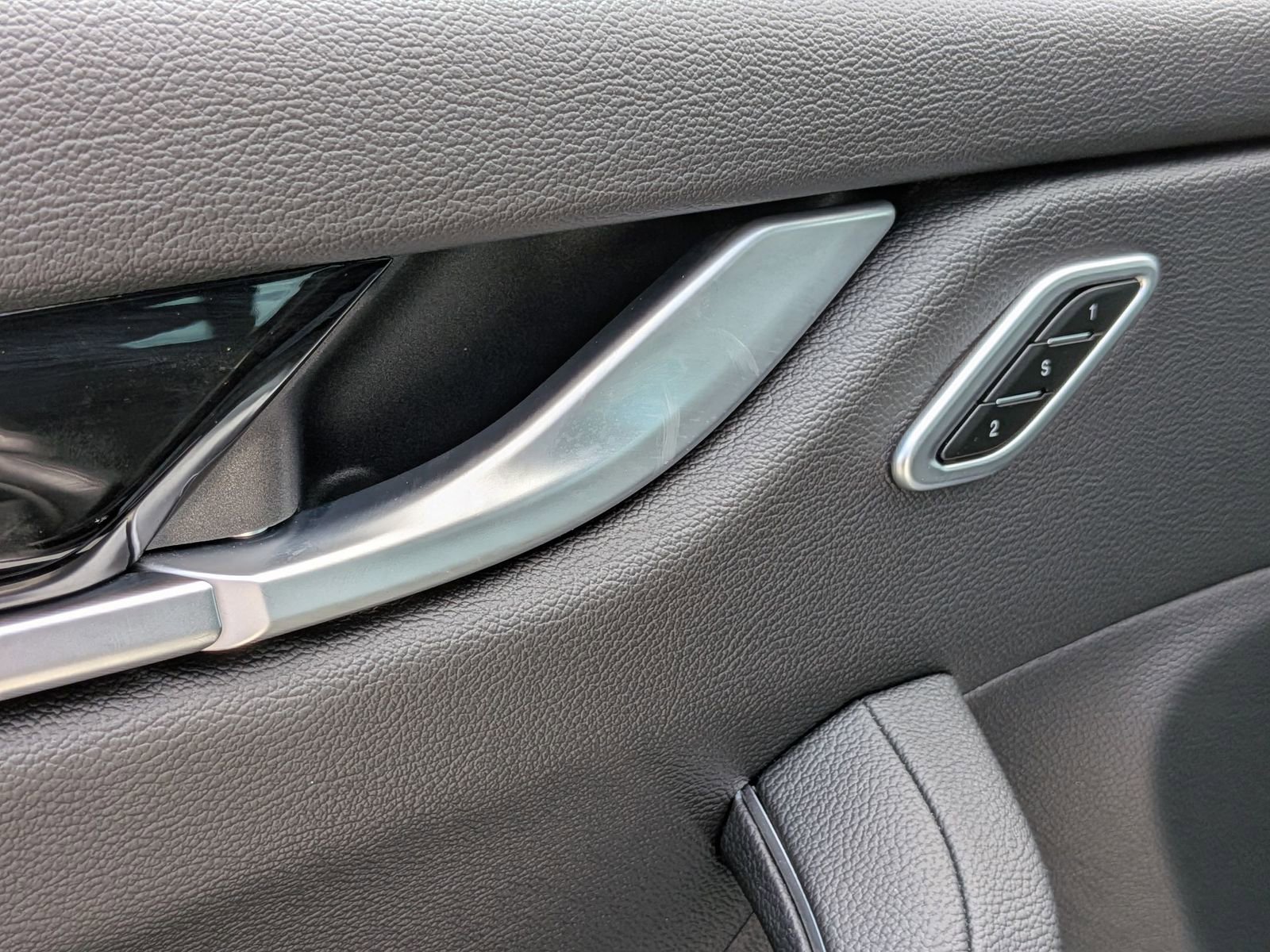 Used 2022 Maserati Levante GT image 13