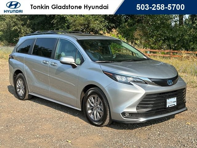 Used 2025 Toyota Sienna XLE w/ XLE Plus Package AWD/4WD video 1