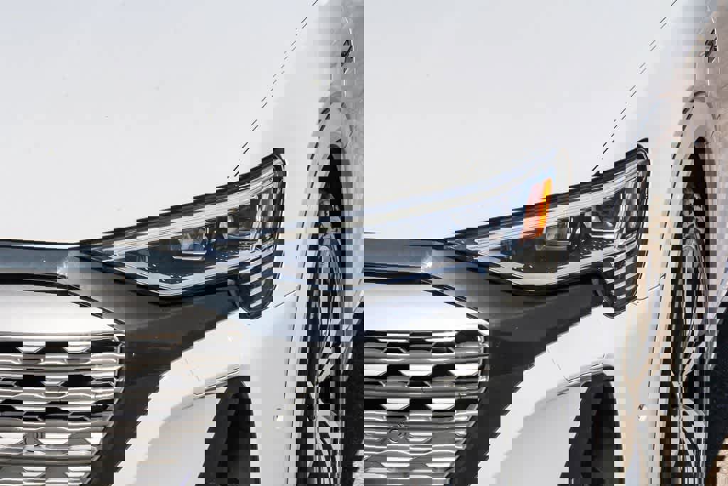 Used 2024 Audi Q8 e-tron Premium Plus w/ Premium Plus Package image 7