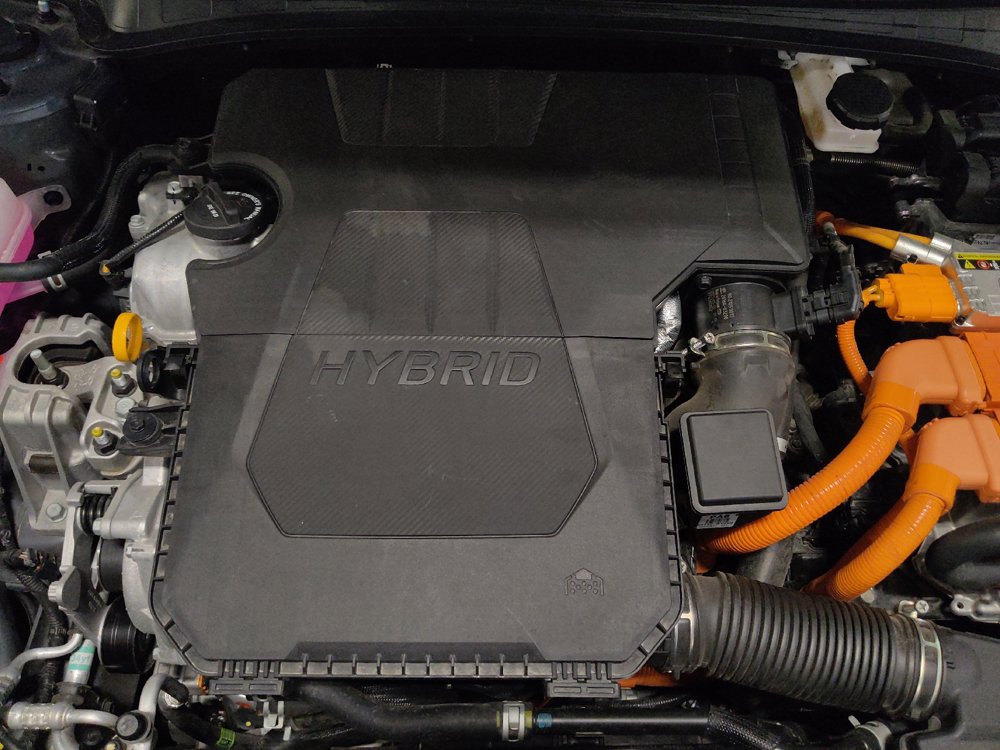 Used 2025 Hyundai Elantra Hybrid FWD image 30