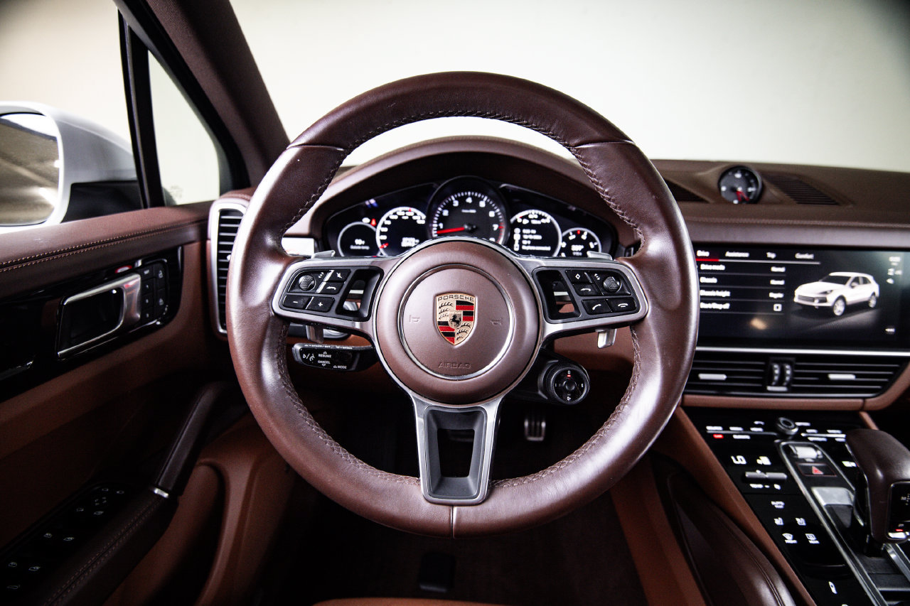 Used 2023 Porsche Cayenne S Platinum AWD/4WD image 26