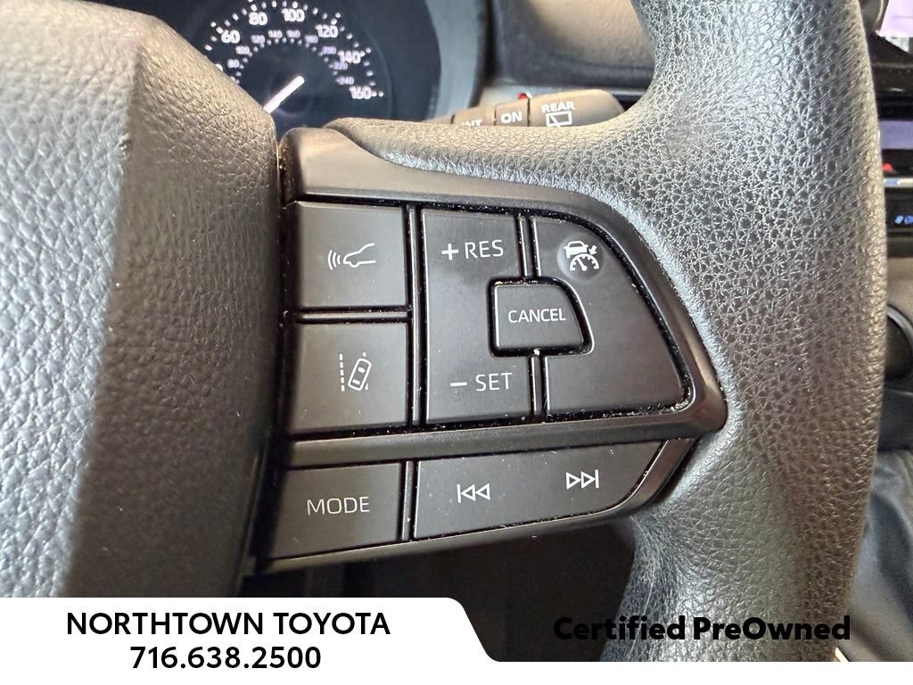 Used 2024 Toyota Sienna LE AWD/4WD image 16
