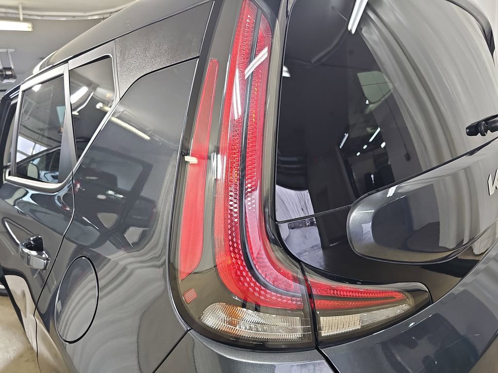 Used 2023 Kia Soul LX image 39