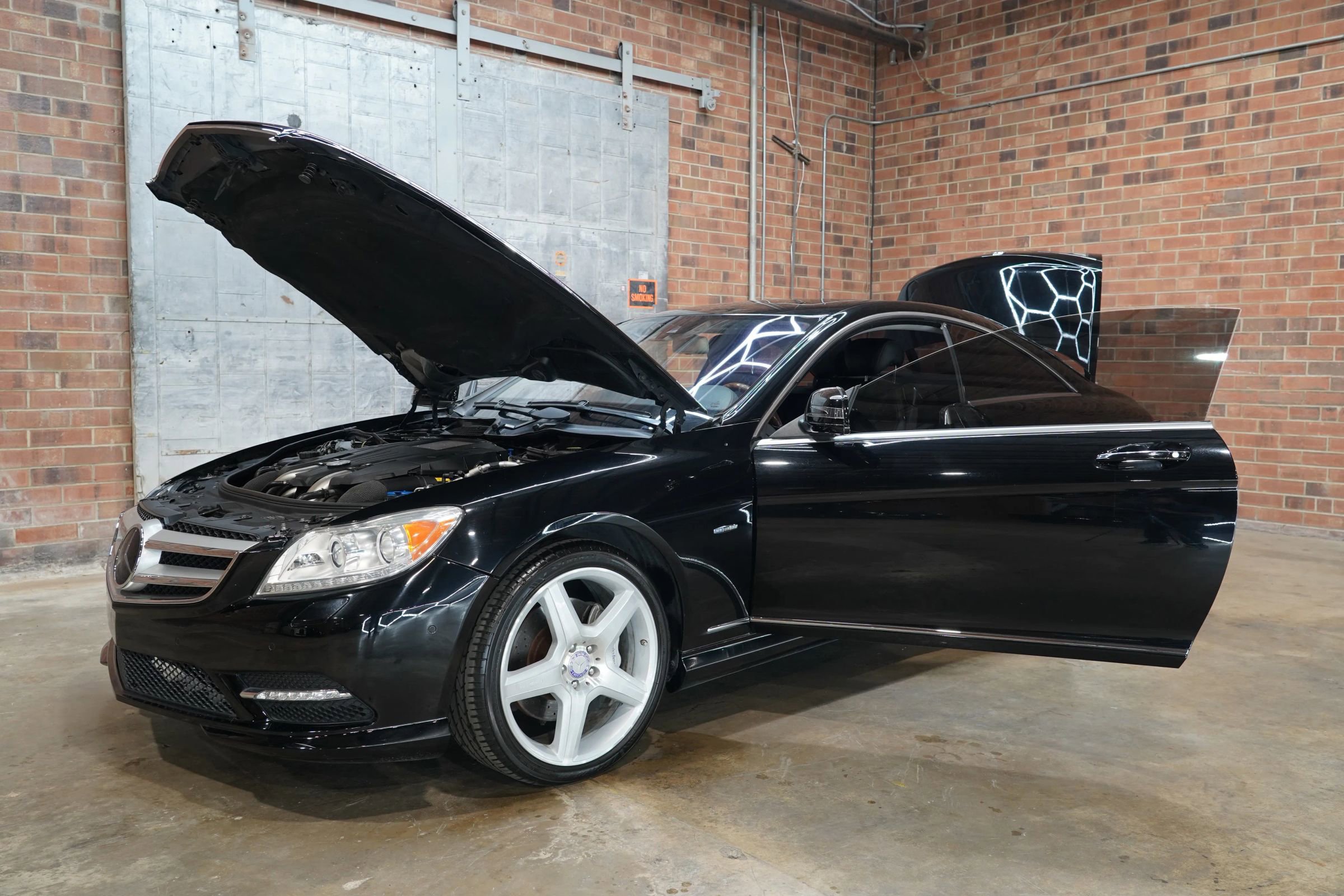 Used 2011 Mercedes-Benz CL 550 4MATIC w/ Sport Pkg Plus One image 25