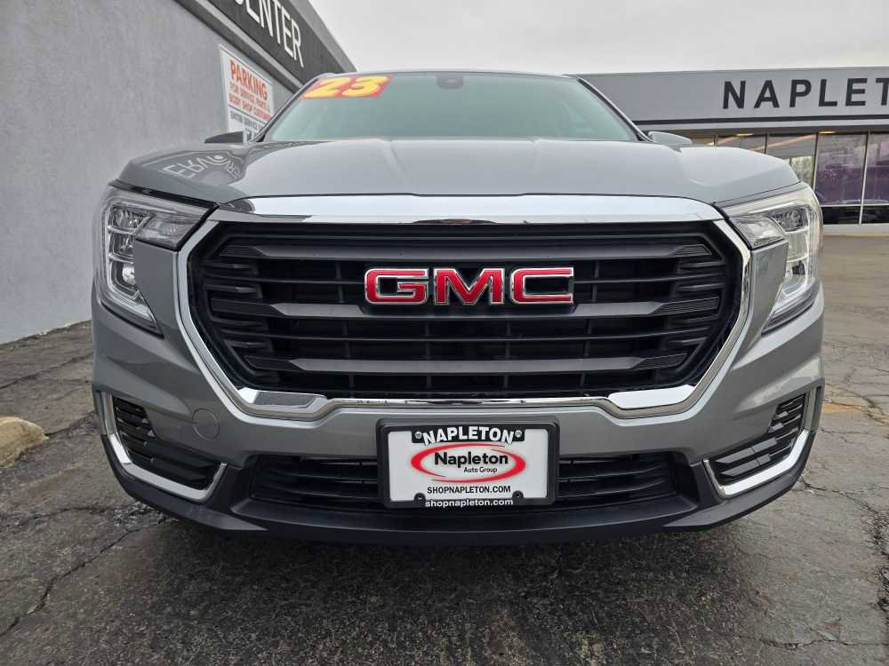 Used 2023 GMC Terrain SLE w/ LPO, Floor Liner Package image 2