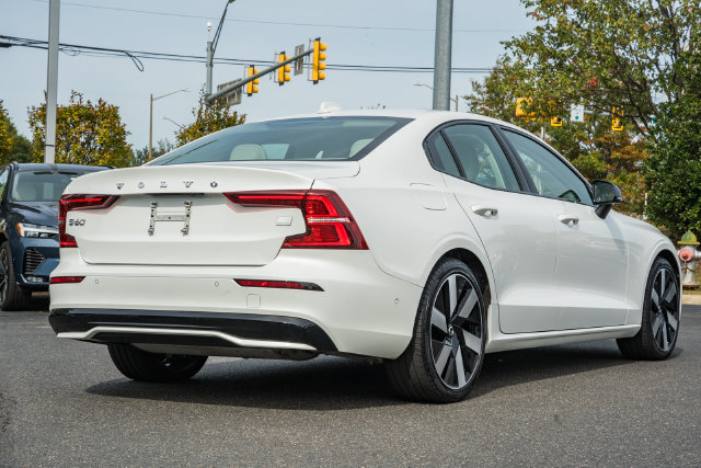 Certified 2024 Volvo S60 T8 Plus w/ Climate Package AWD/4WD image 5