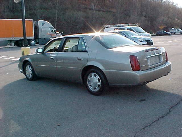Used 2004 Cadillac De Ville FWD image 11