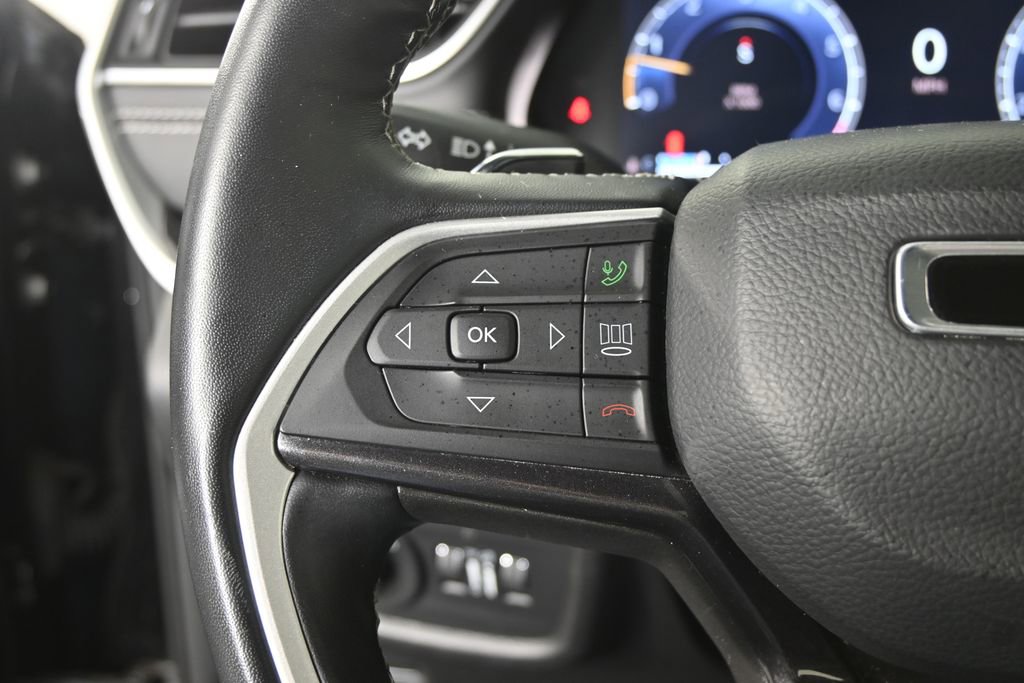 Used 2022 Jeep Grand Cherokee L Laredo image 35