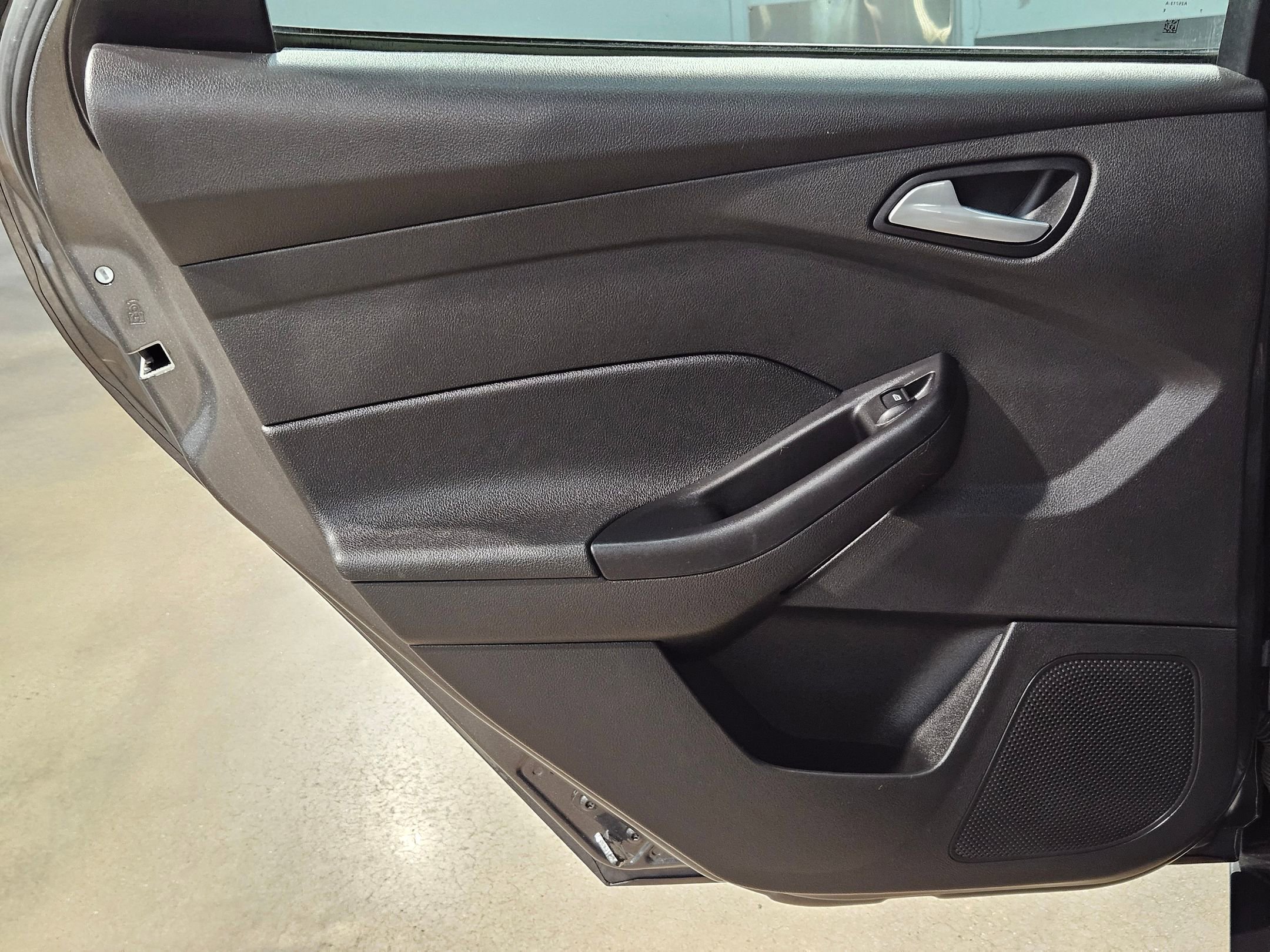Used 2017 Ford Focus SE FWD image 32