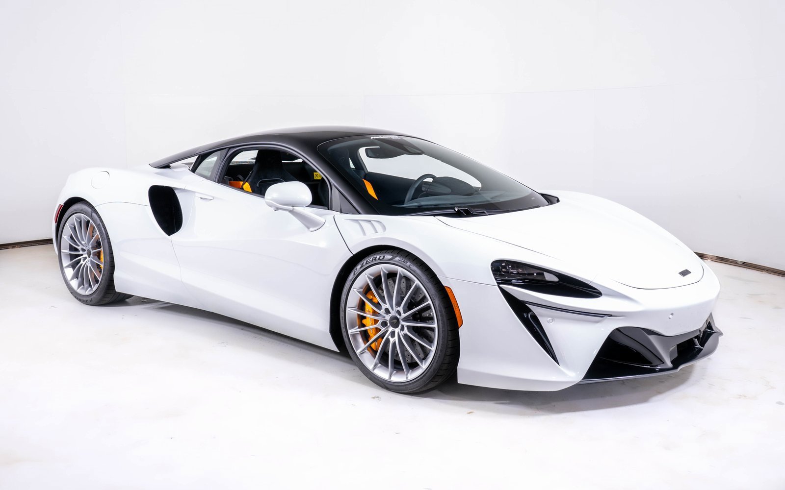 New 2026 McLaren Artura image 7