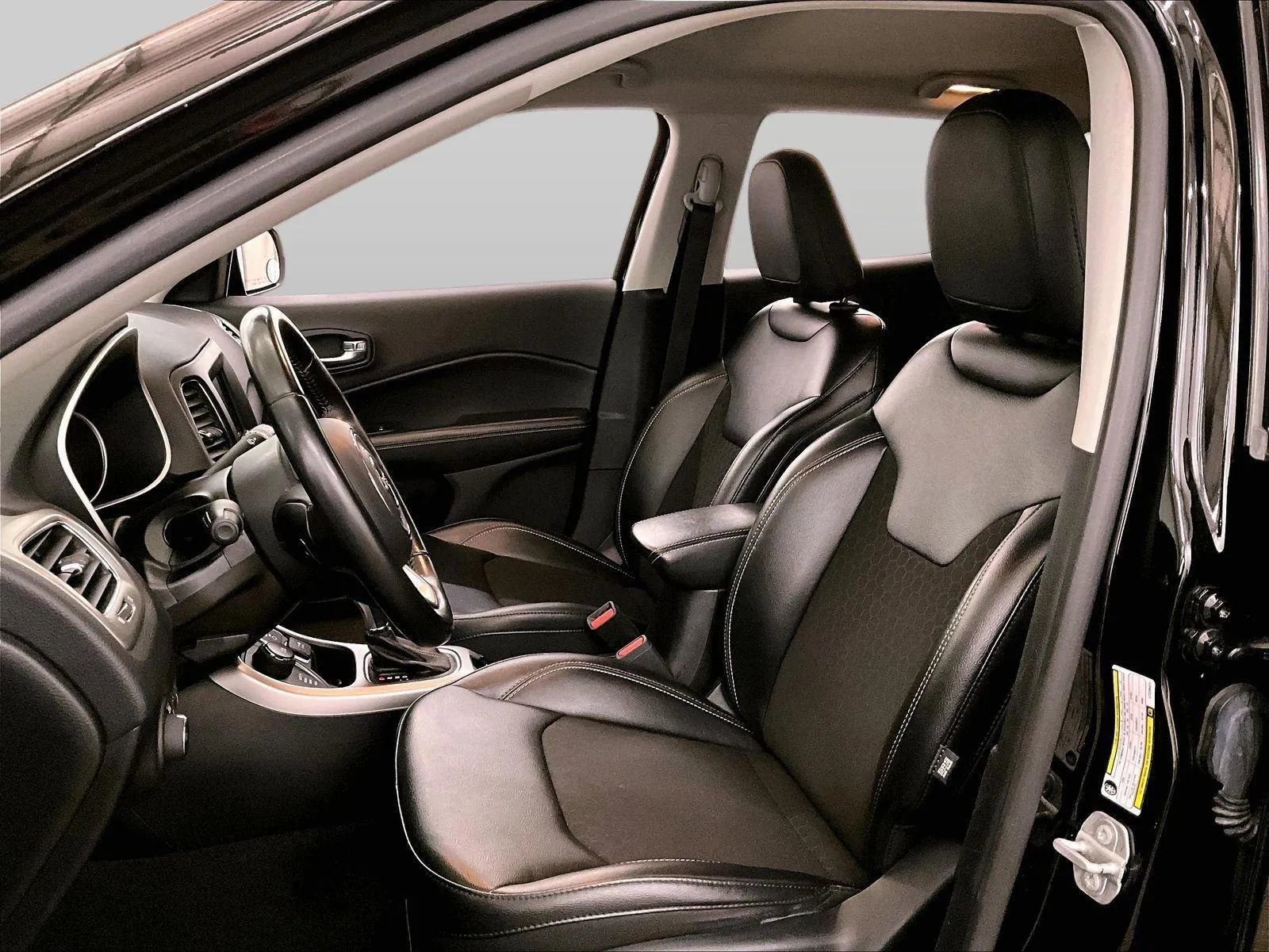 Used 2020 Jeep Compass Latitude image 24