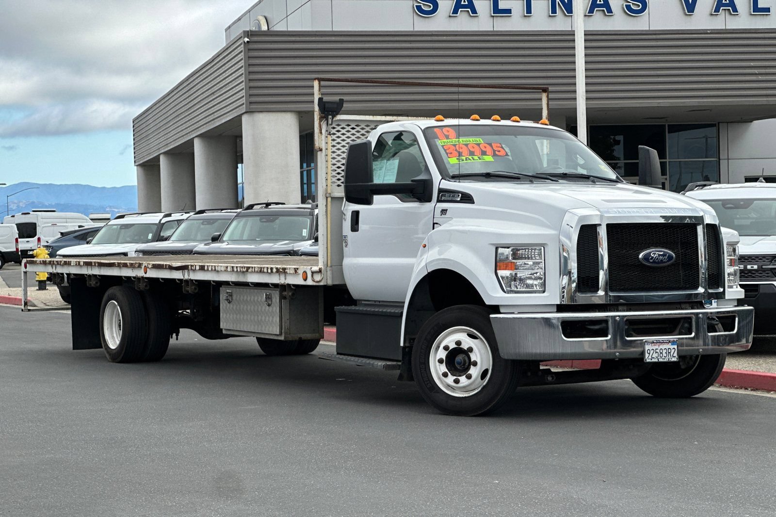 Used 2019 Ford F650 2WD Regular Cab Super Duty image 2
