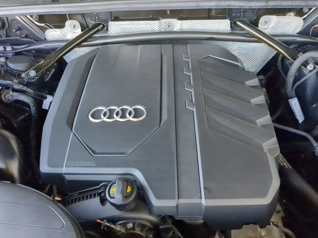 Used 2023 Audi Q5 2.0T Premium w/ Convenience Package image 10