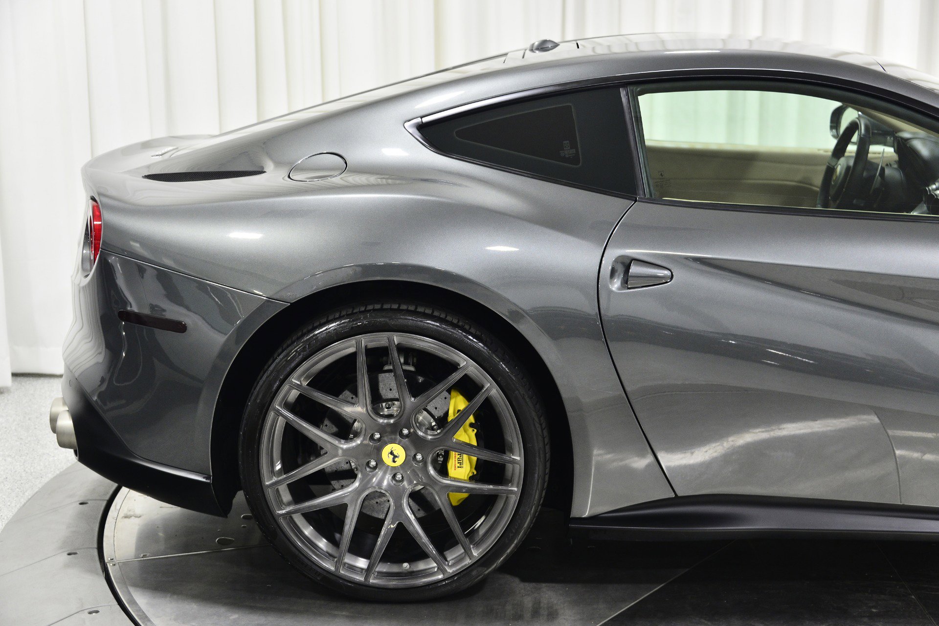 Used 2015 Ferrari F12 Berlinetta image 33