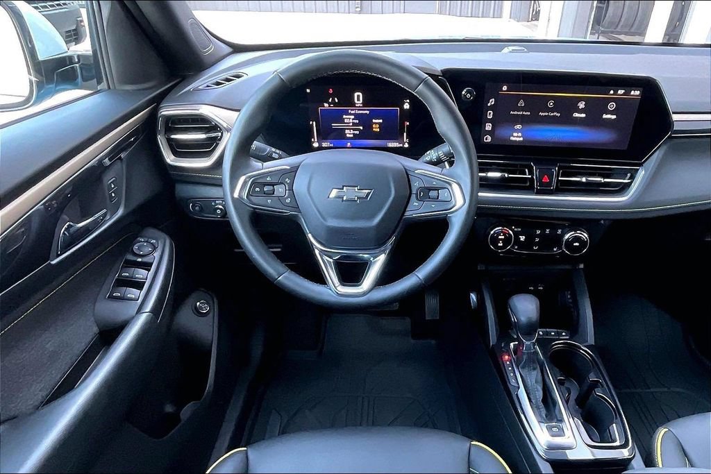 Used 2025 Chevrolet TrailBlazer ACTIV w/ Convenience Package FWD image 5