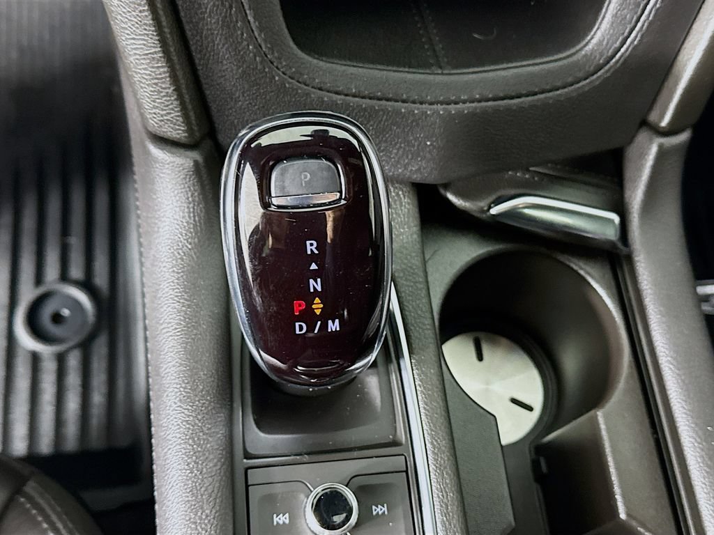 Used 2025 Cadillac XT5 Premium Luxury AWD/4WD image 18