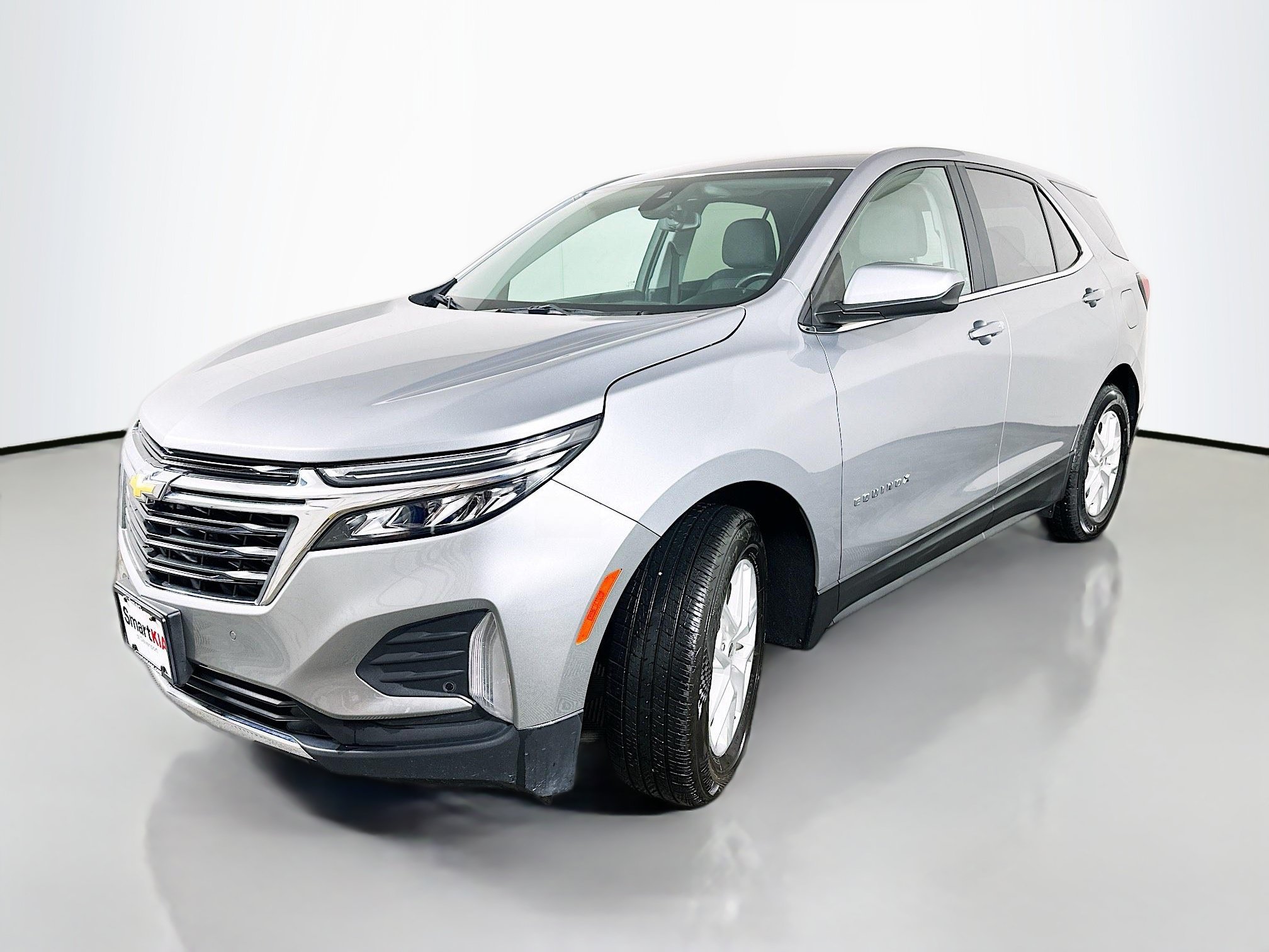 Used 2024 Chevrolet Equinox LT FWD image 3