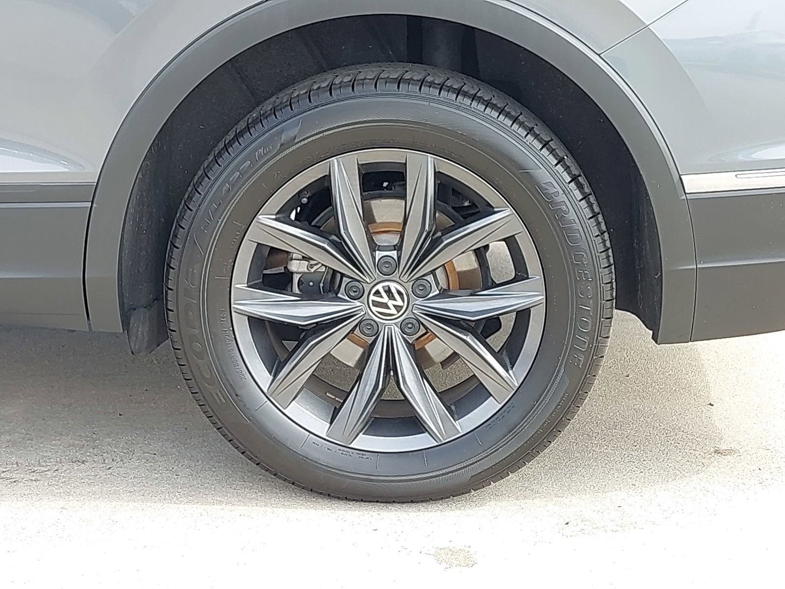 Used 2022 Volkswagen Tiguan SE image 35