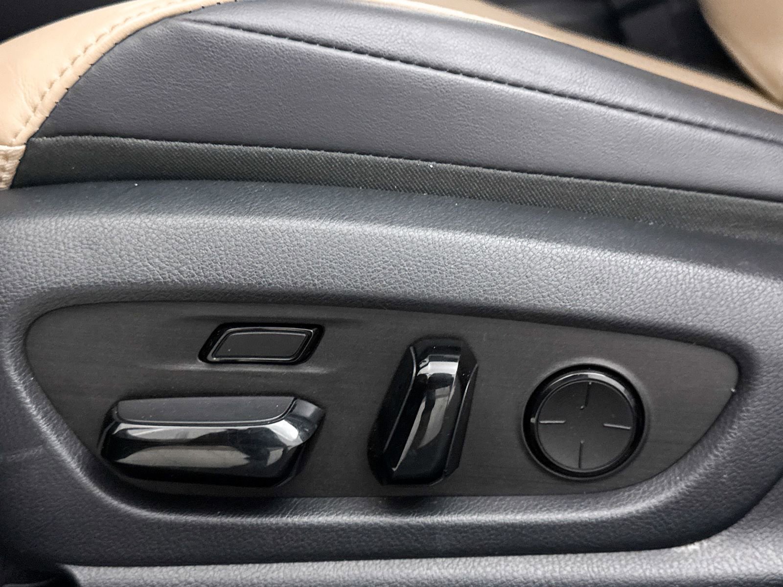 Used 2019 Lexus ES 350 Luxury w/ Accessory Package FWD image 31