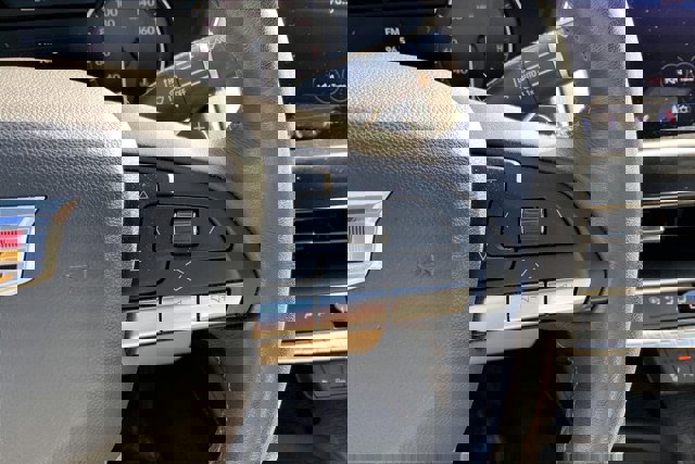 Used 2023 Cadillac CT5 Luxury w/ Sun And Sound Package image 19