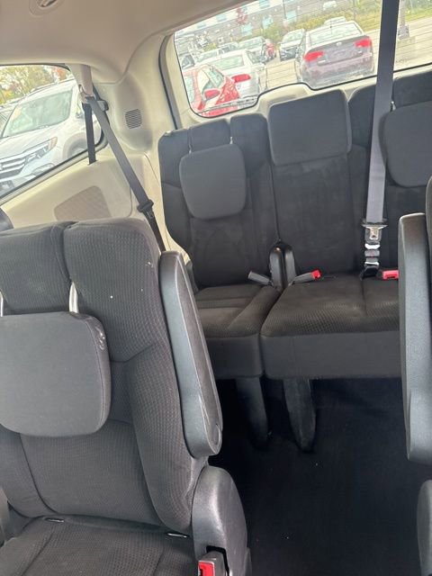 Used 2019 Dodge Grand Caravan SE w/ Rear Park Assist Package image 34