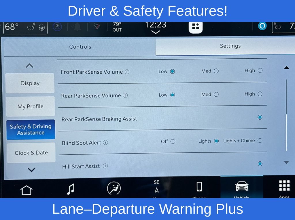 New 2027 Chrysler Pacifica Limited FWD image 9