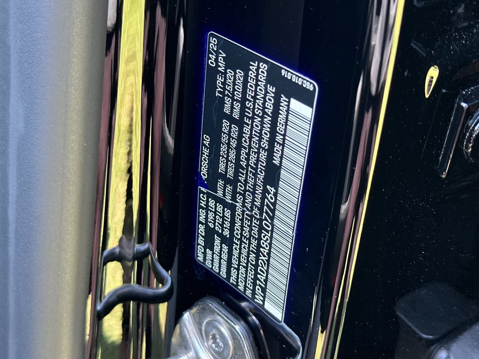 Certified 2025 Porsche Macan Electric RWD image 34